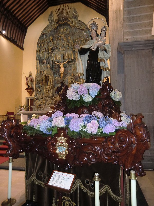 CIMG0620.JPG - Trono de la imagen de Nuestra Señora la Virgen del Carmen