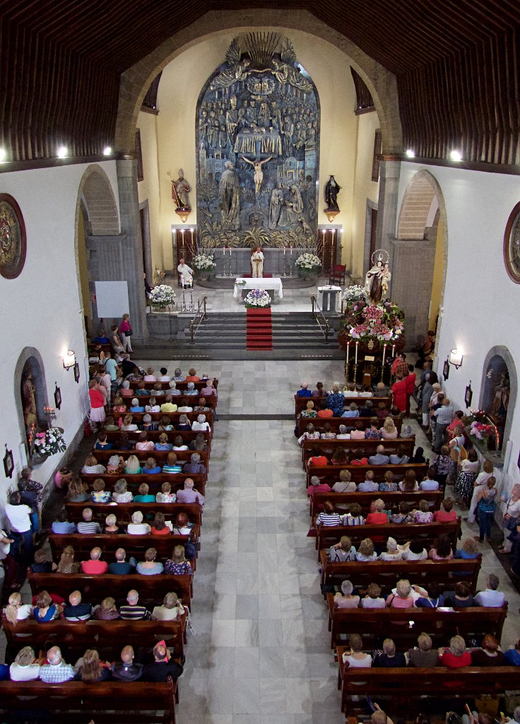 04-_1020117.jpg - Eucaristía Solemne