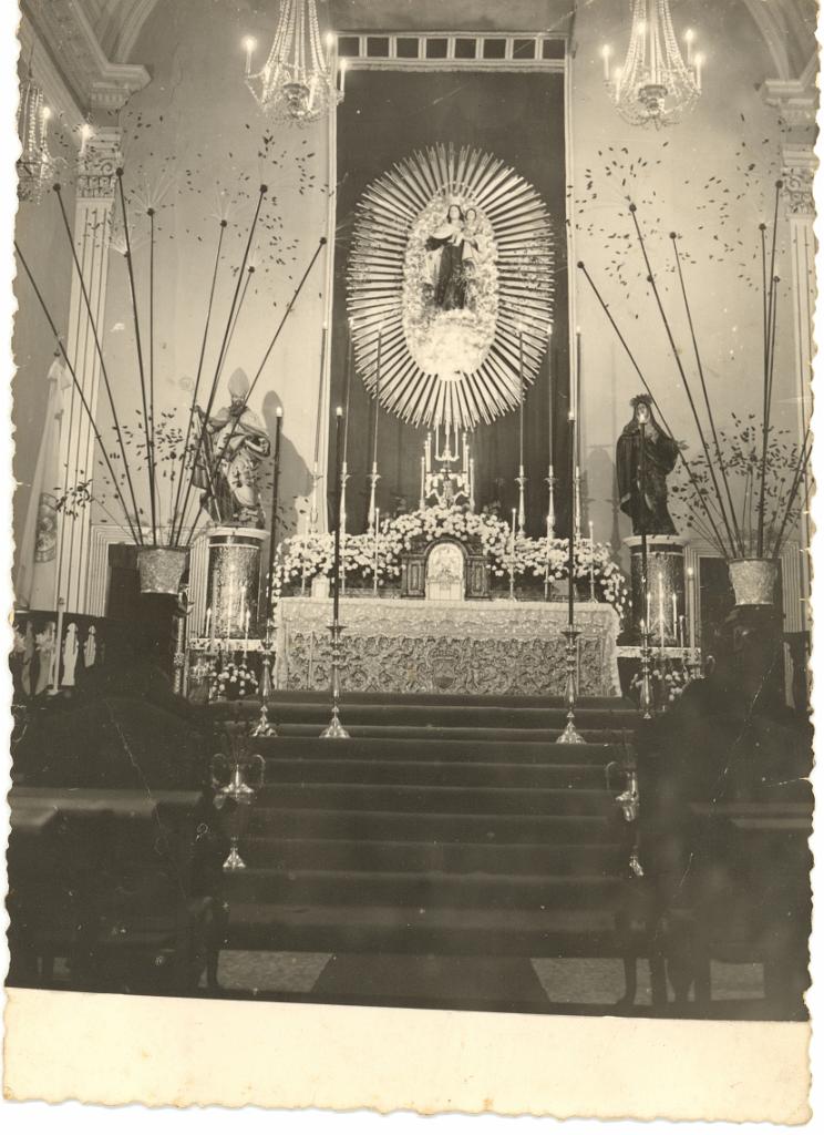 iglesia_1975.jpg - Altar Mayor, hacia 1975.