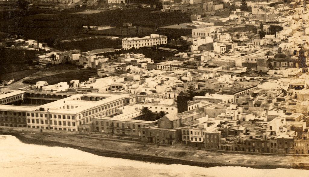 vegueta_vista_aerea_1930_02.jpg - Detalle de la Iglesia y Convento de Vista Aérea de Vegueta - 1925