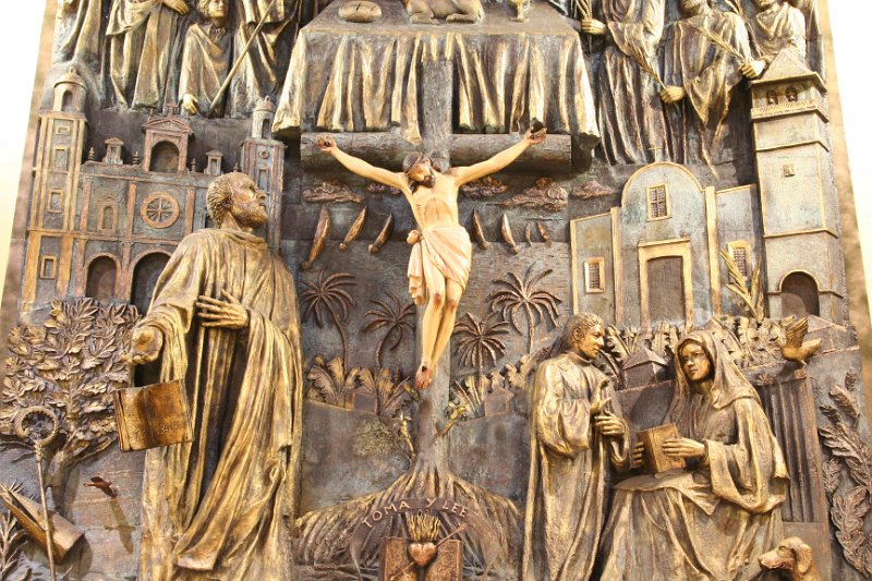 13-IMG_0333.jpg - Imagen de Cristo crucificado del Altar Mayor, obra de Rafael Bello realizada en 1920
