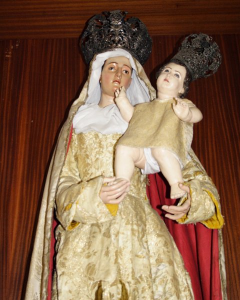 19-IMG_0821.jpg - Imagen de la Virgen de Gracia con el niño Jesús. Siglo XVII.