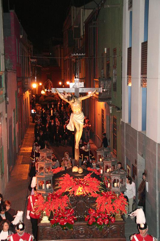 IMG_2619.JPG - Trono del Santo Cristo de la Vera Cruz a su regreso por la calle San Agustín