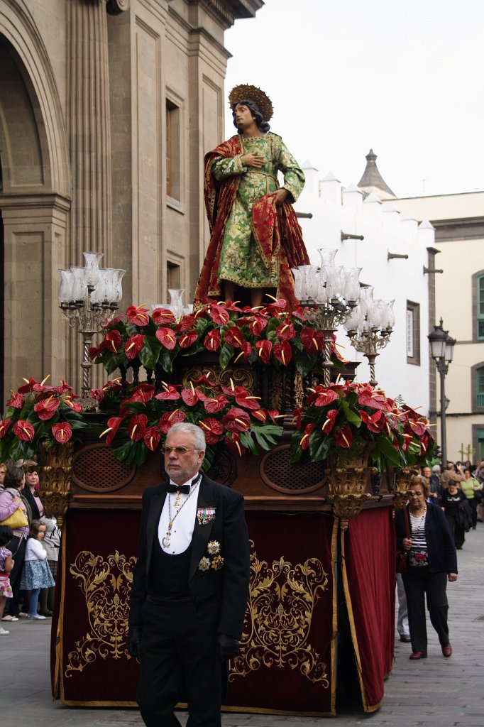IMG_5478.jpg - Procesión Magna Interparroquial. Trono de San Juan Evangelista a su paso por la Catedral.