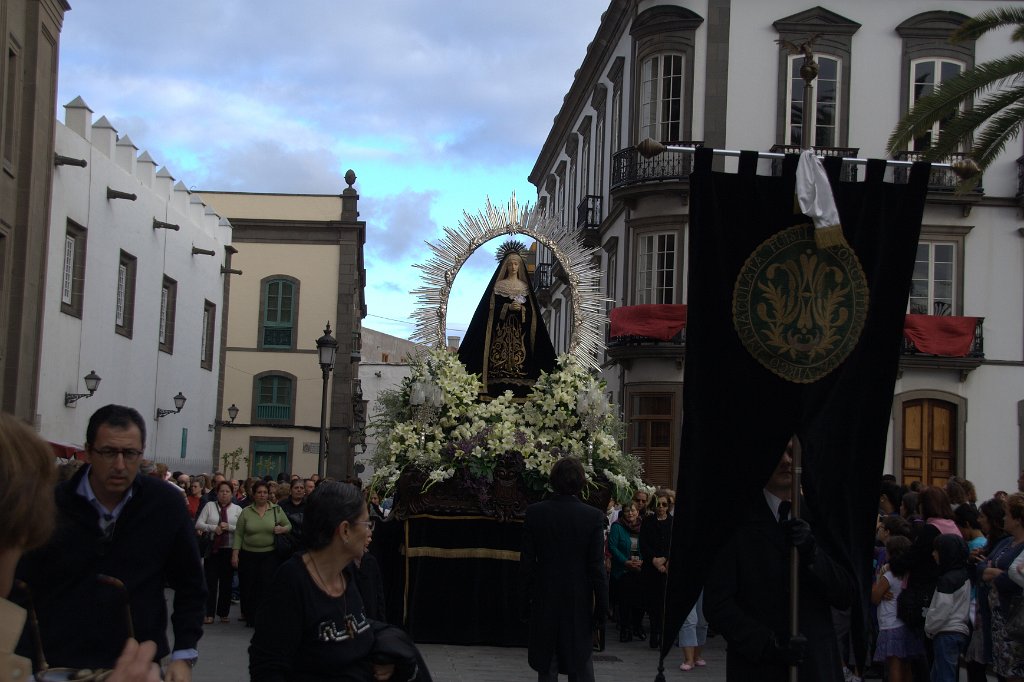 IMG_5481.jpg - Procesión Magna Interparroquial. Trono de Nuestra Señora la Virgen de los Dolores a su paso por la Catedral.