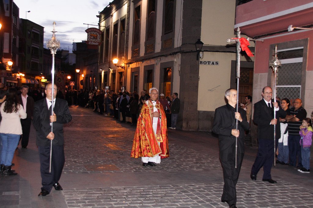 IMG_5489.jpg - Procesión Magna Interparroquial a su regreso por la C/ Mendizabal