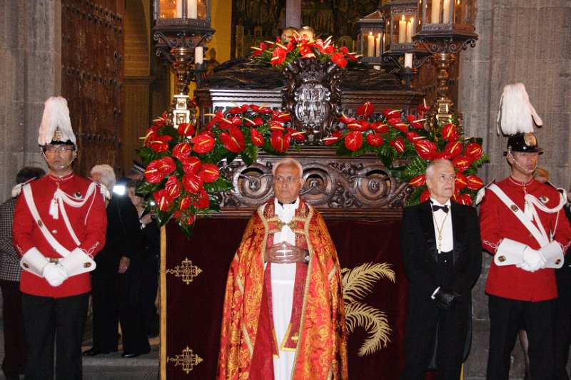 ssanta20120093.JPG - Despedida de los tronos de San Agustín.