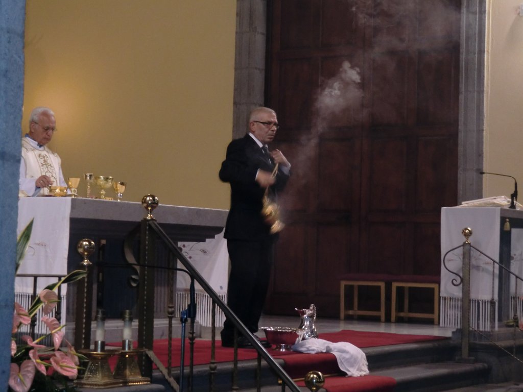 CIMG1022.JPG - Misa Vespertina de la Cena del Señor.