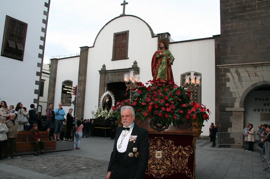 IMG_2356.JPG - Procesión Magna Interparroquial. Salida del trono de San Juan Evangelista.