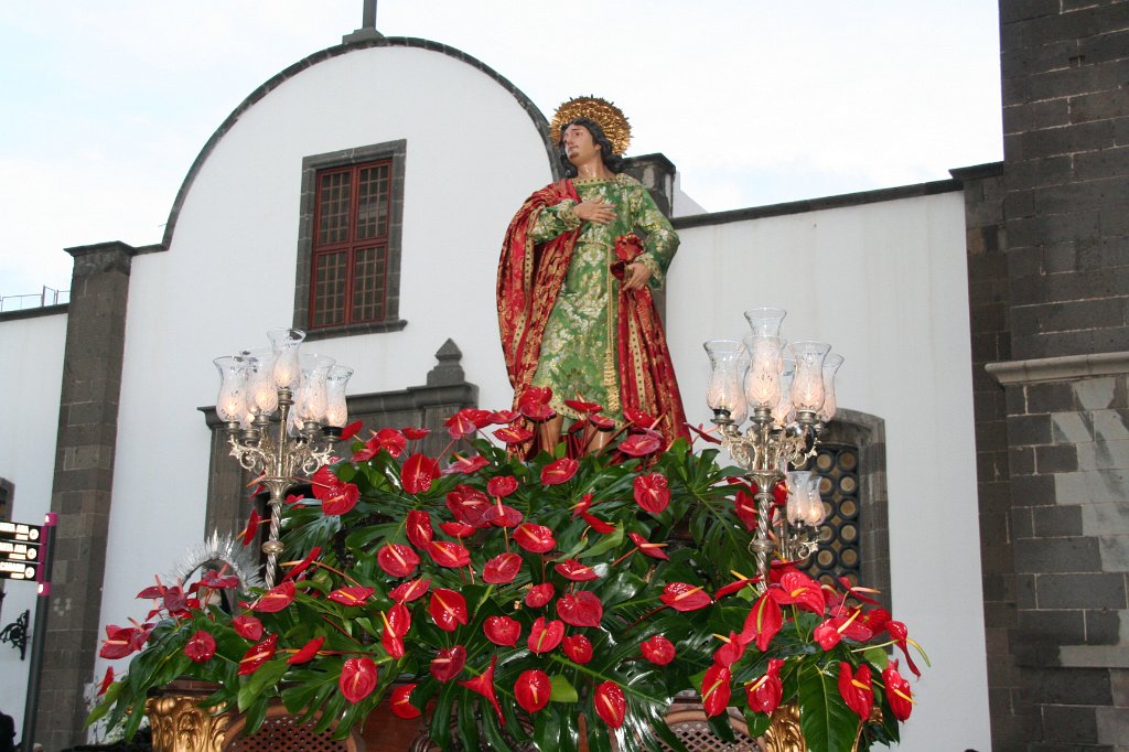 IMG_2357.JPG - Procesión Magna Interparroquial. Salida del trono de San Juan Evangelista.