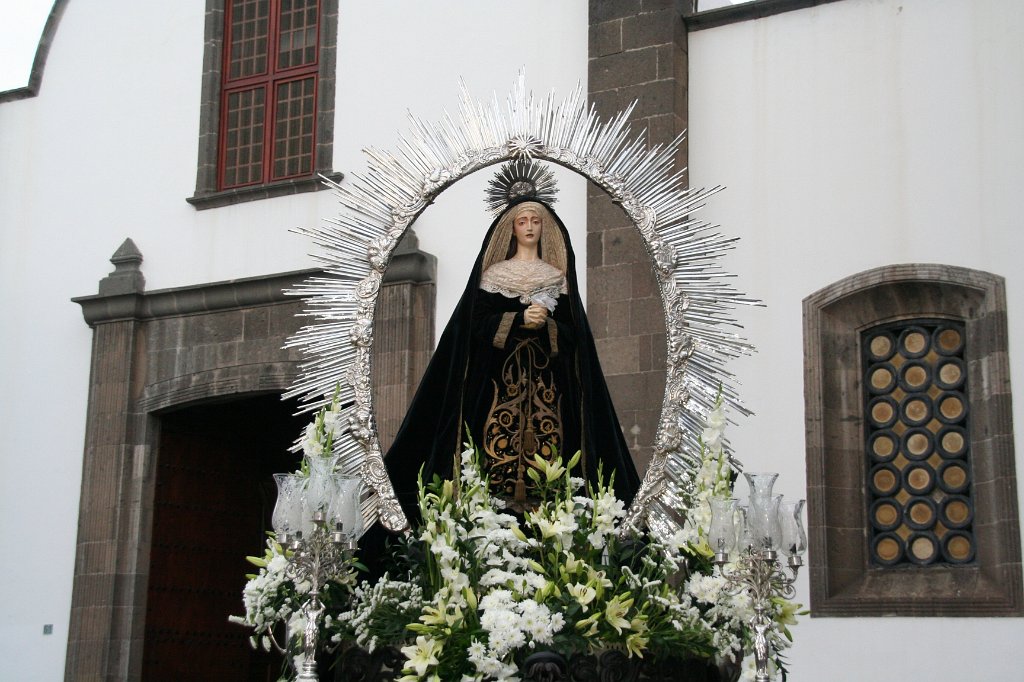 IMG_2361.JPG - Procesión Magna Interparroquial. Salida del trono de Nuestra Señora la Virgen de los Dolores.