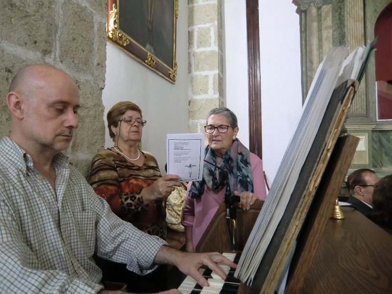 CIMG1103.JPG - Misa Vespertina de la Cena del Señor. Coro parroquial.