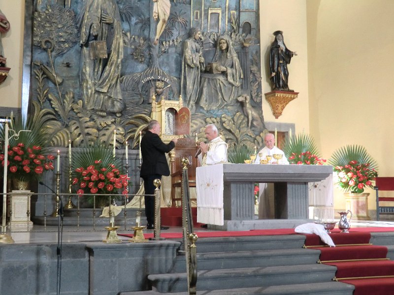 CIMG1112.JPG - Misa Vespertina de la Cena del Señor.