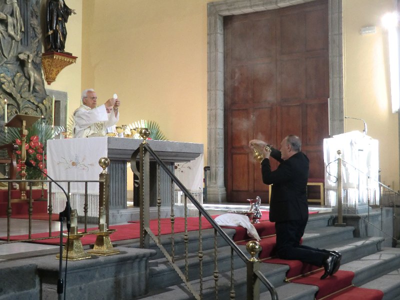 CIMG1118.JPG - Misa Vespertina de la Cena del Señor.