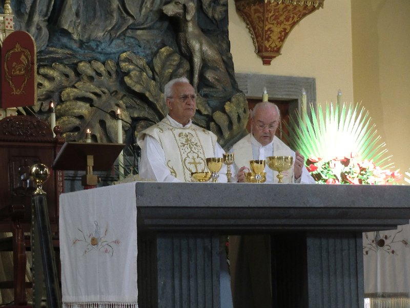 CIMG1131.JPG - Misa Vespertina de la Cena del Señor.