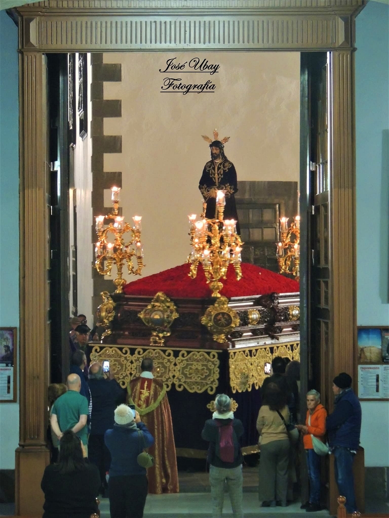 IMG-20260401-WA0010.jpg - Procesión Penitencial de la Hermandad y Cofradía de Nazarenos a su paso por esta Iglesia de San Agustín.