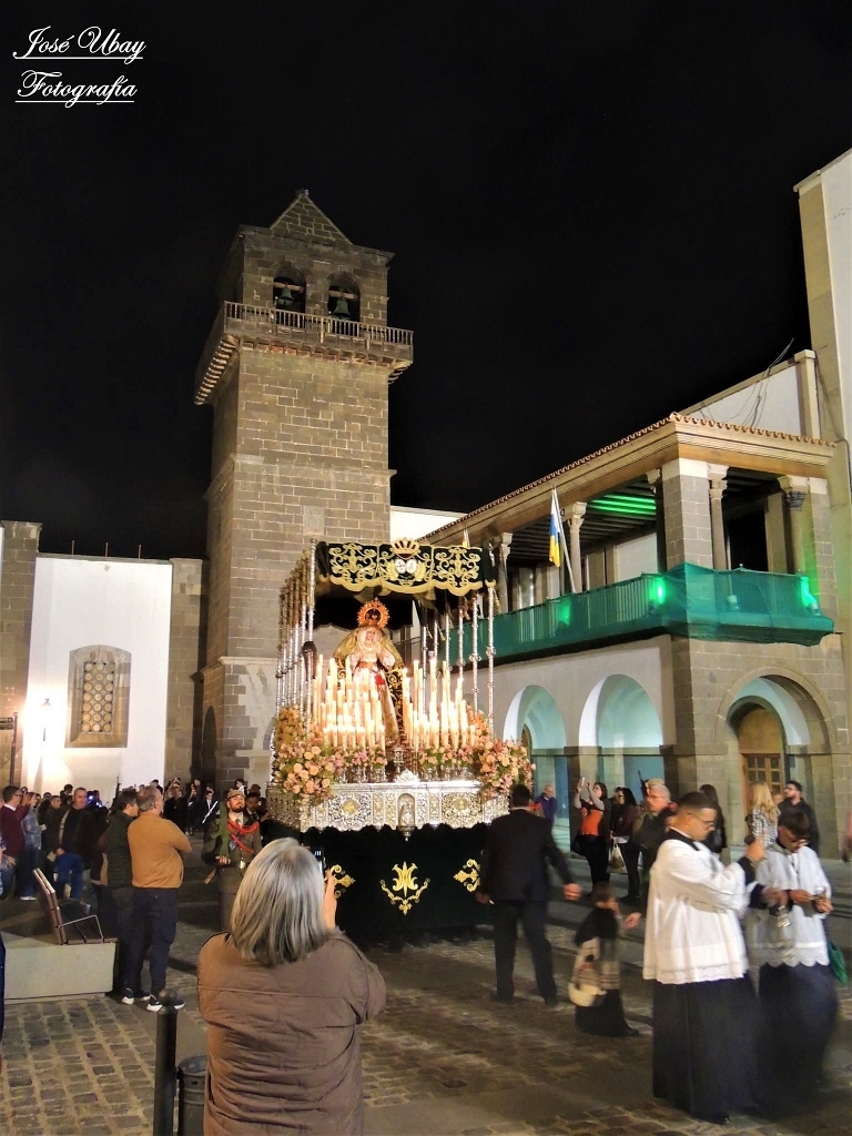 IMG-20260401-WA0015.jpg - Procesión Penitencial de la Hermandad y Cofradía de Nazarenos a su paso por esta Iglesia de San Agustín.