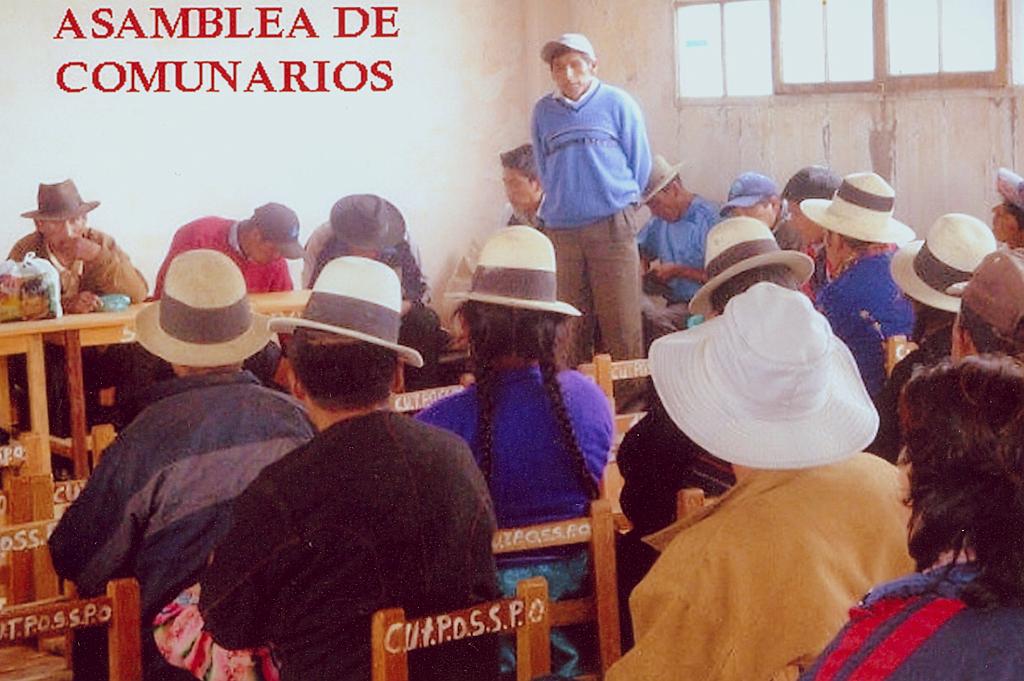 sucre0015.jpg - Asamblea de Comunarios